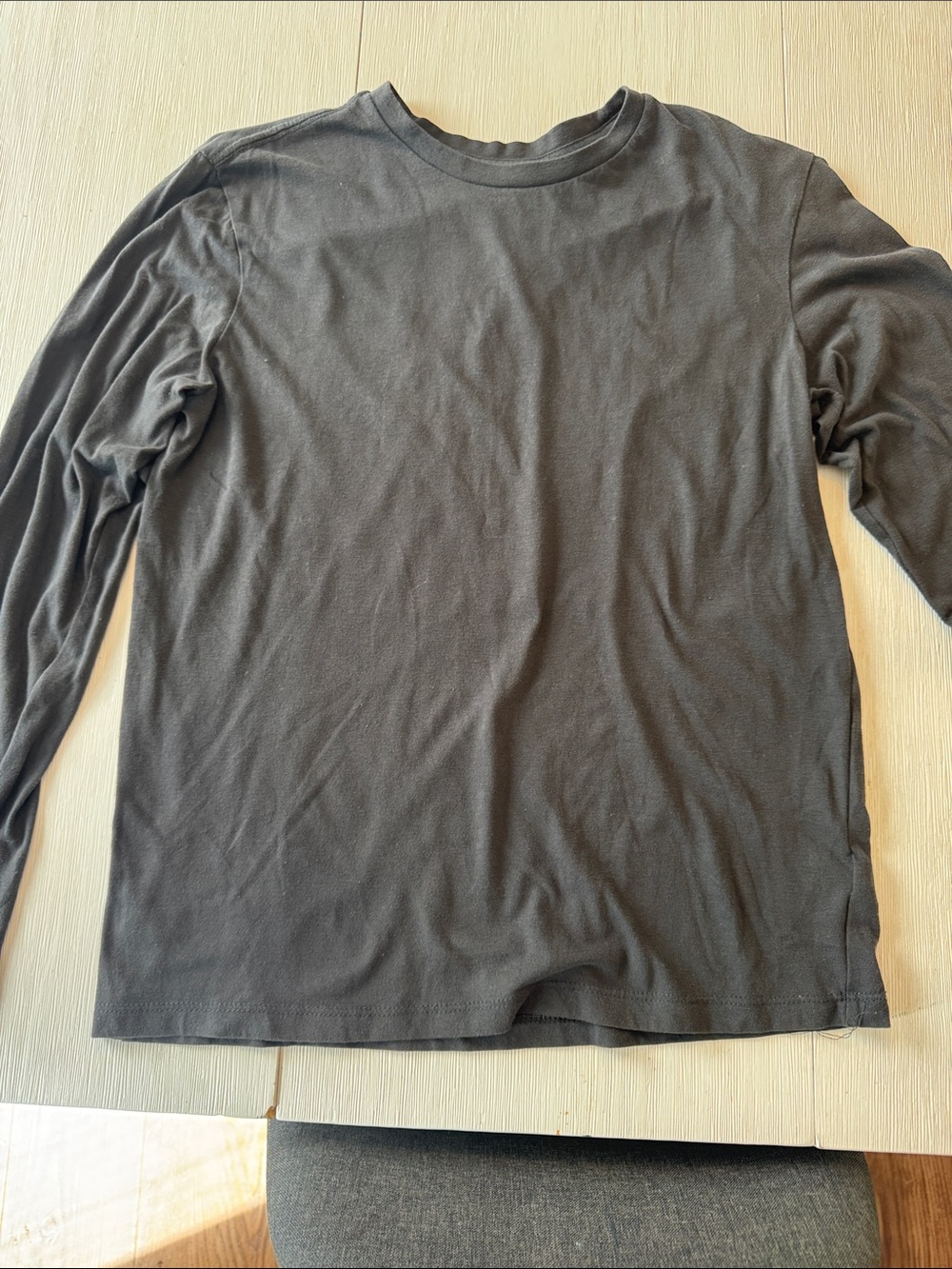 Old Navy Men's Long Sleeve Crew in Charcoal